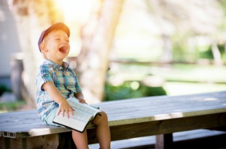 Время смеяться! Что такое йога смеха и как она влияет на здоровье